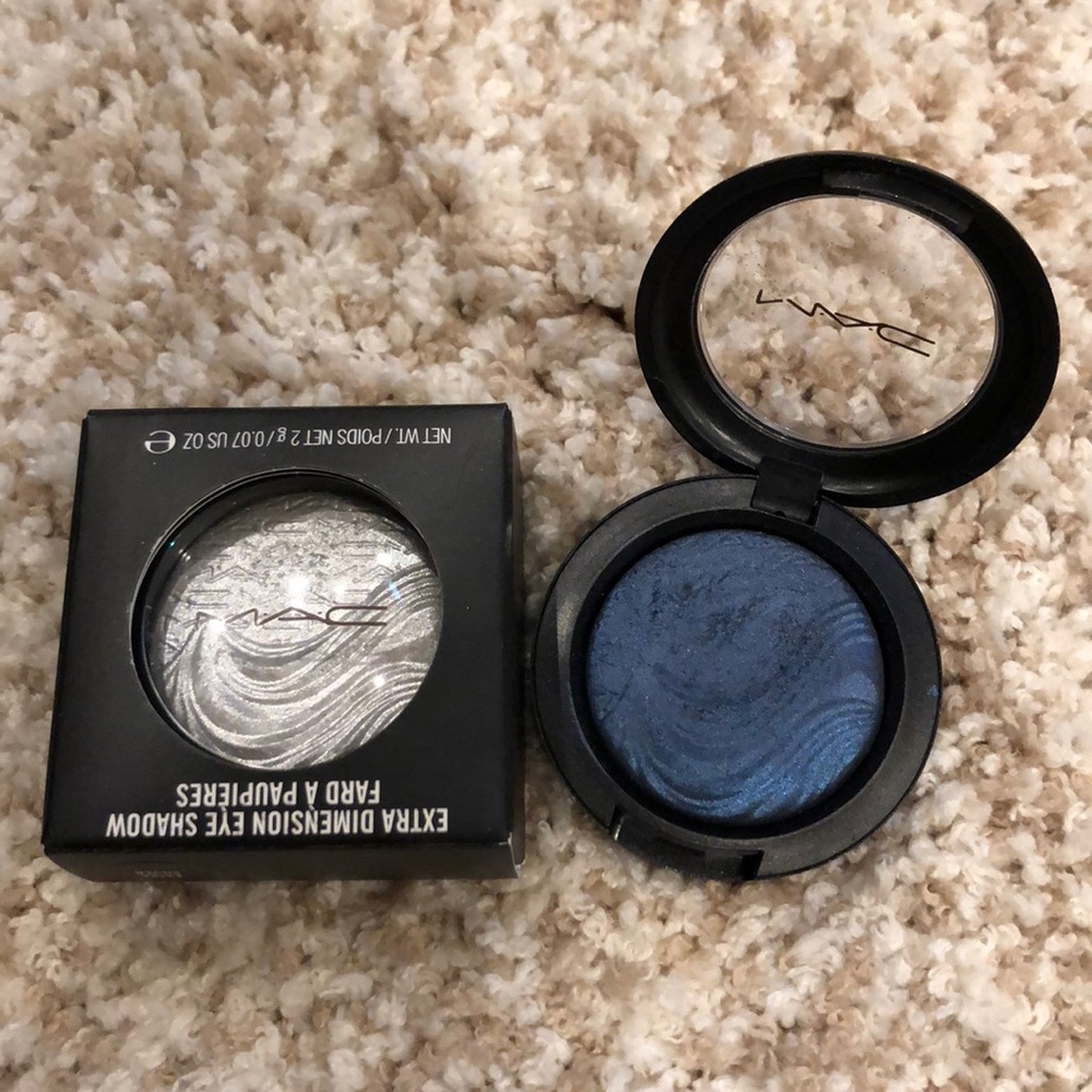 MAC Cosmetic Extra Dimension Eye shadow set